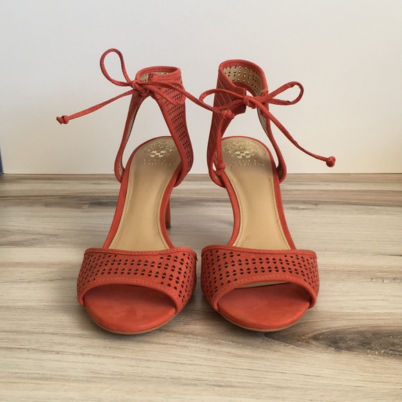 🍑NEW VINCE CAMUTO coral leather heels, size 10 - Picture 1 of 7
